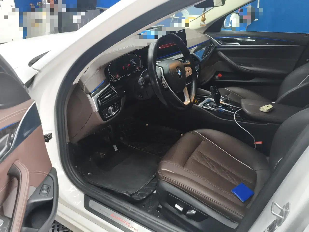 BMW 5 Series 2022 Restyled 525Li Luxury Package — миниатюра 16
