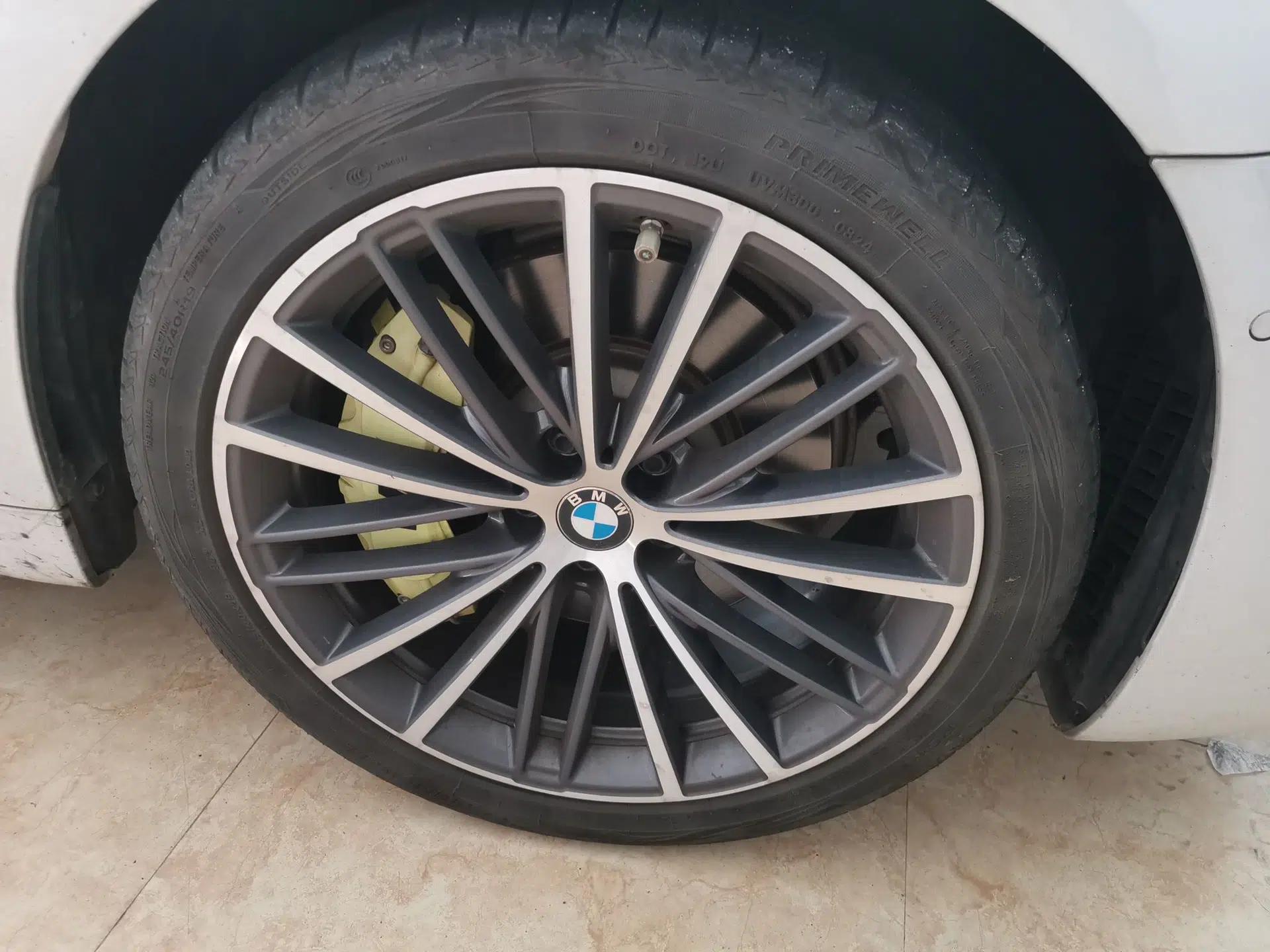BMW 5 Series 2022 Restyled 530Li Leading Edition M Sport Package — миниатюра 8
