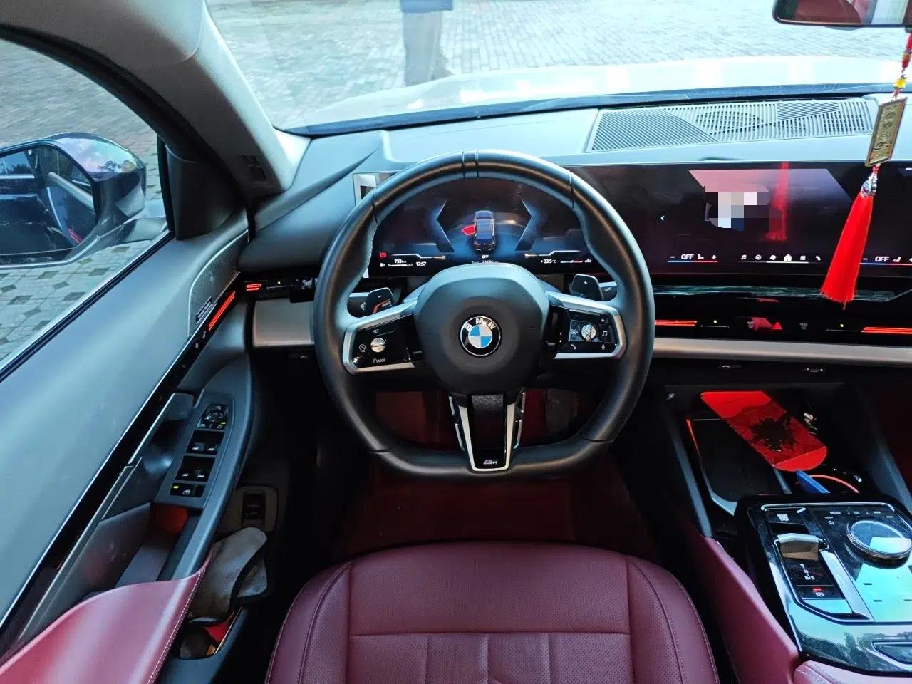 BMW 5 Series 2024 525Li M Sport Package — миниатюра 10