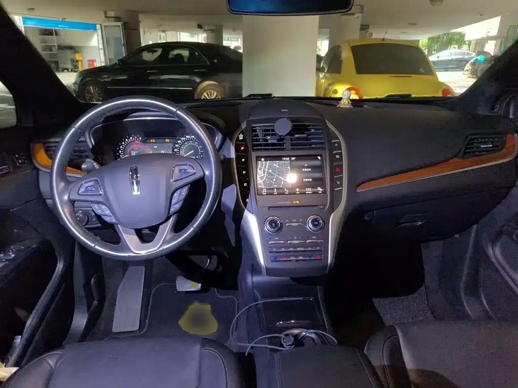 Lincoln MKC 2017 2.0T 2WD Premium Edition — миниатюра 13