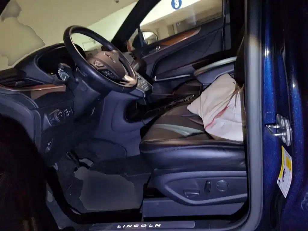 Lincoln MKC 2017 2.0T 2WD Premium Edition — миниатюра 8