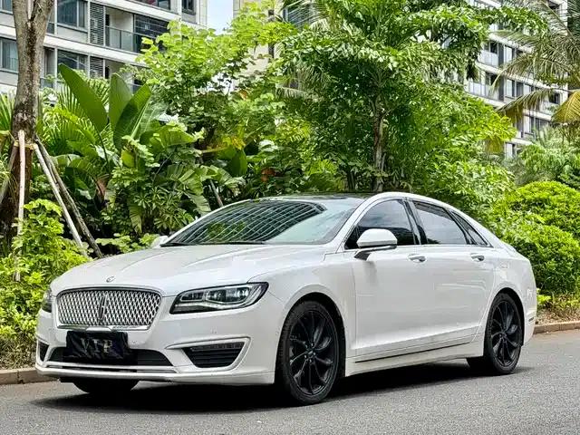 Lincoln MKZ 2020 2.0T Premium Edition