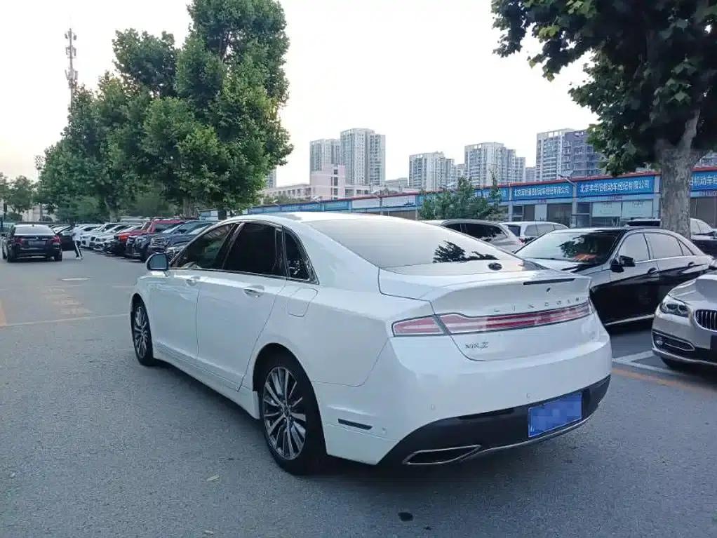 Lincoln MKZ 2018 2.0T Premium Edition — миниатюра 16