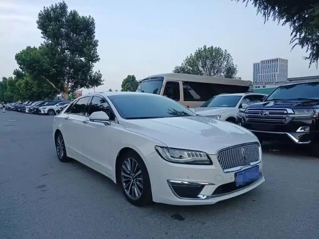 Lincoln MKZ 2018 2.0T Premium Edition — миниатюра 3