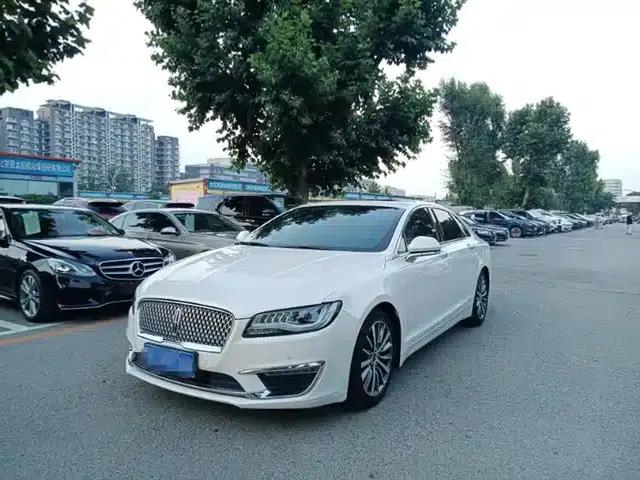 Lincoln MKZ 2018 2.0T Premium Edition