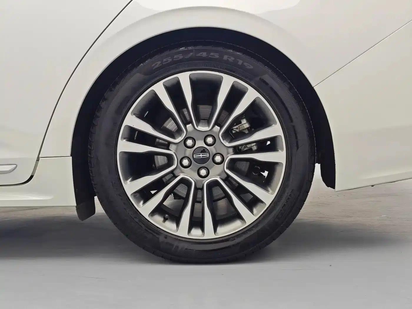 Lincoln Continental 2019 2.0T Two-Wheel Drive Reserve Edition (China VI Emission Standard) — миниатюра 12
