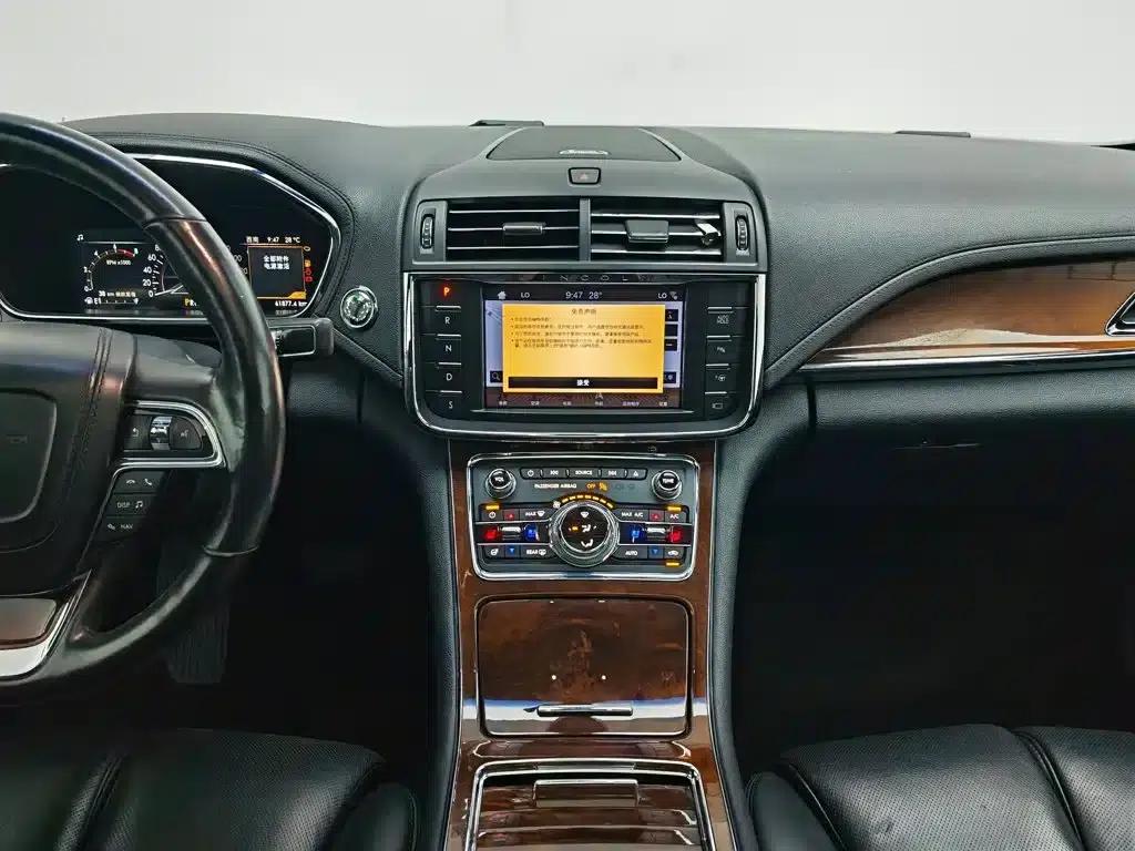 Lincoln Continental 2017 3.0T AWD Reserve — миниатюра 12