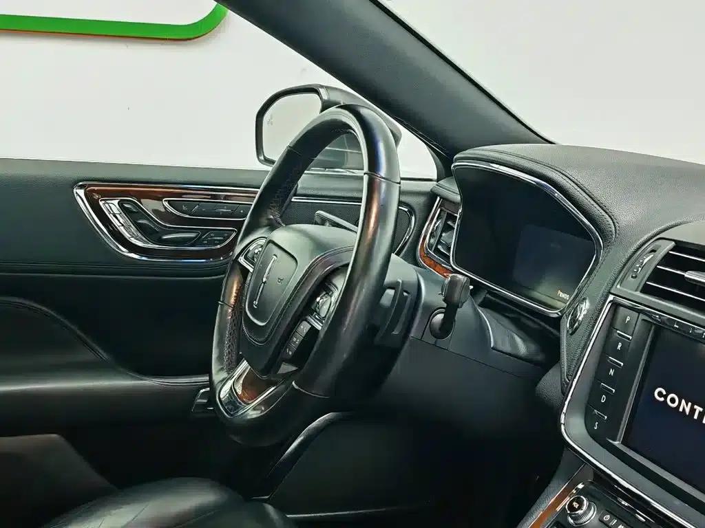 Lincoln Continental 2017 3.0T AWD Reserve — миниатюра 22