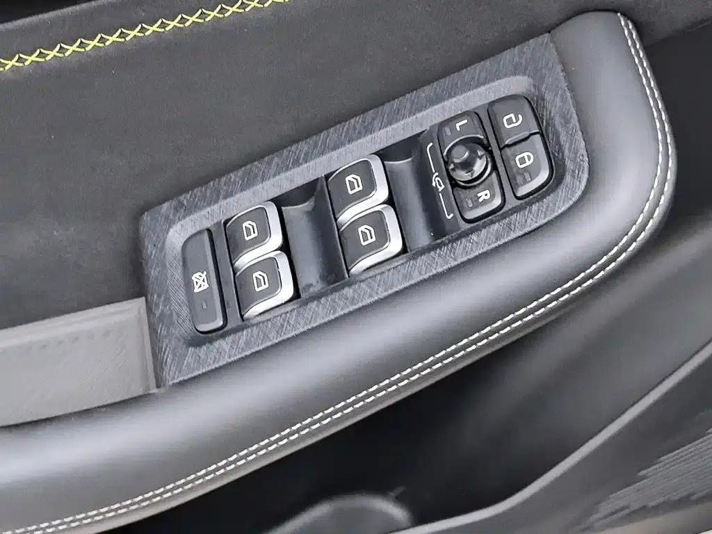 Lynk & Co 03 2023 1.5TD DCT Pro — миниатюра 9