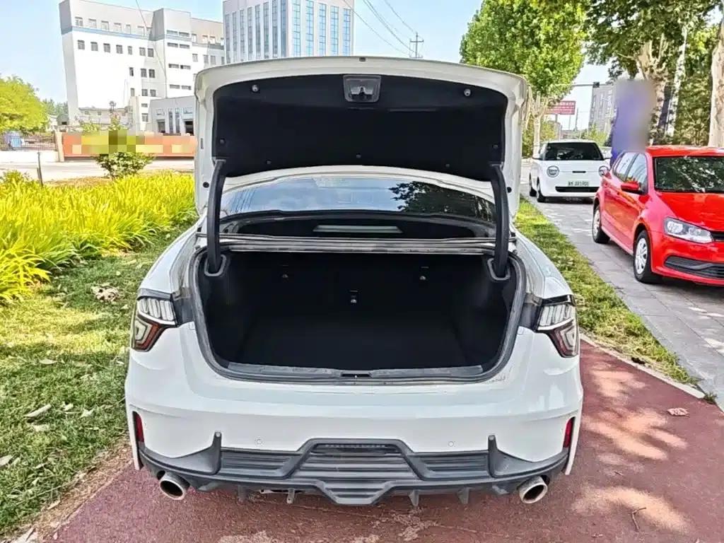 Lynk & Co 03 2019 1.5TD DCT Sport Edition (China VI Emission Standard) — миниатюра 19