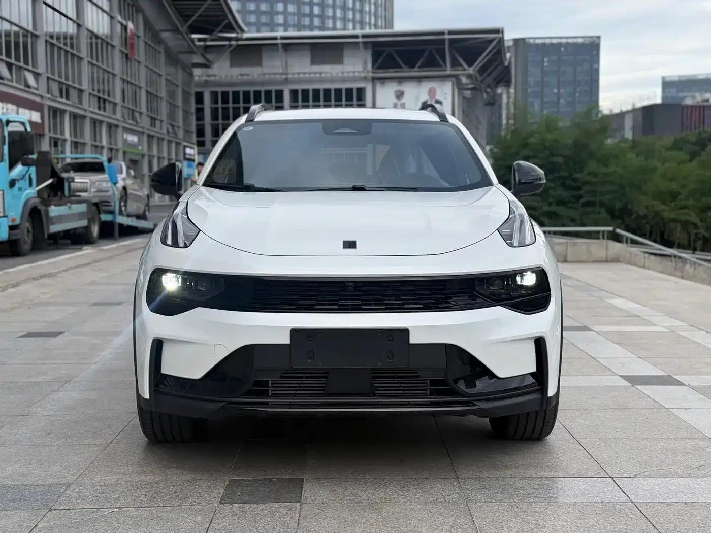 Lynk & Co 01 2025 2.0TD Two-Wheel Drive Refreshed Pro Edition — миниатюра 2