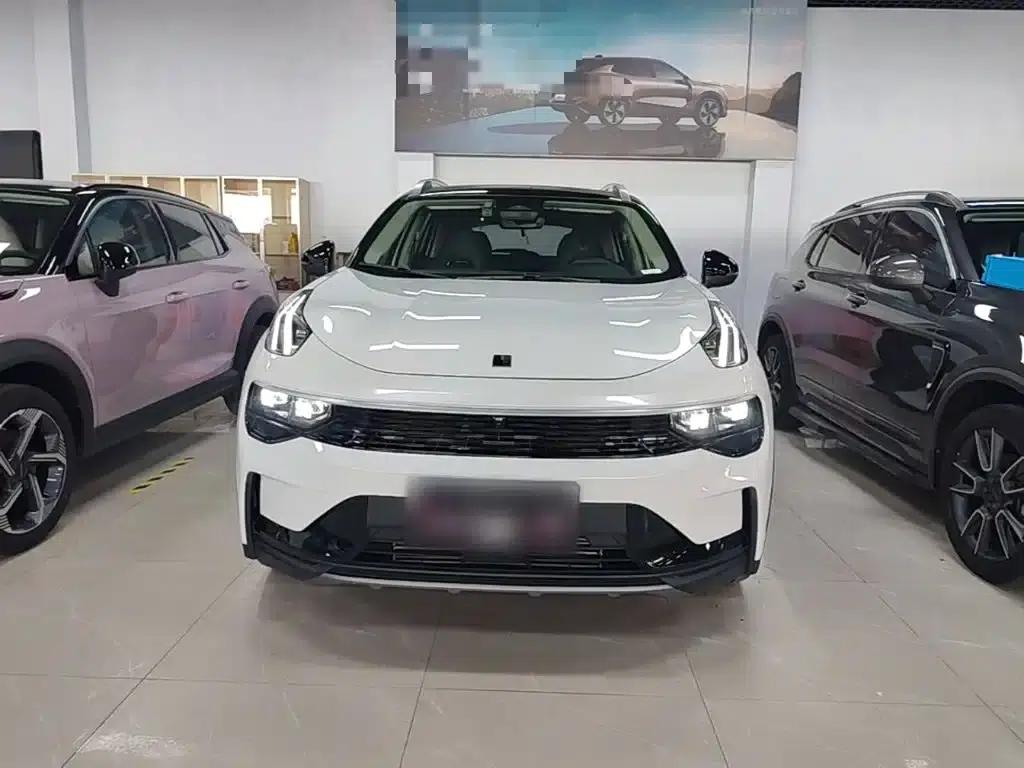 Lynk & Co 01 2023 2.0TD Two-Wheel Drive Pro — миниатюра 3