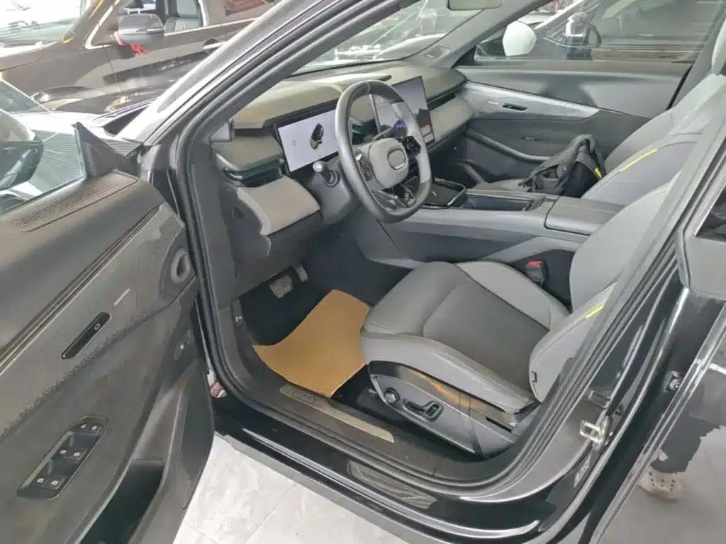 Lynk & Co 08 EM-P 2023 Model, 120km Long Range Pro — миниатюра 16