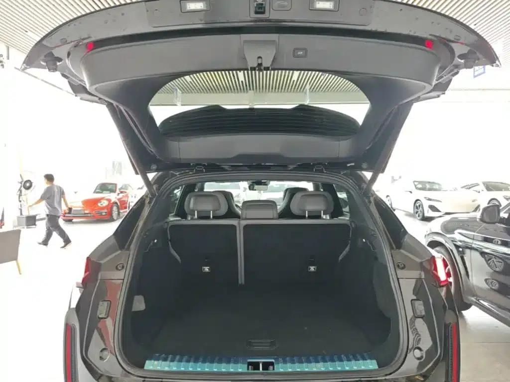 Lynk & Co 08 EM-P 2023 Model, 120km Long Range Pro — миниатюра 19
