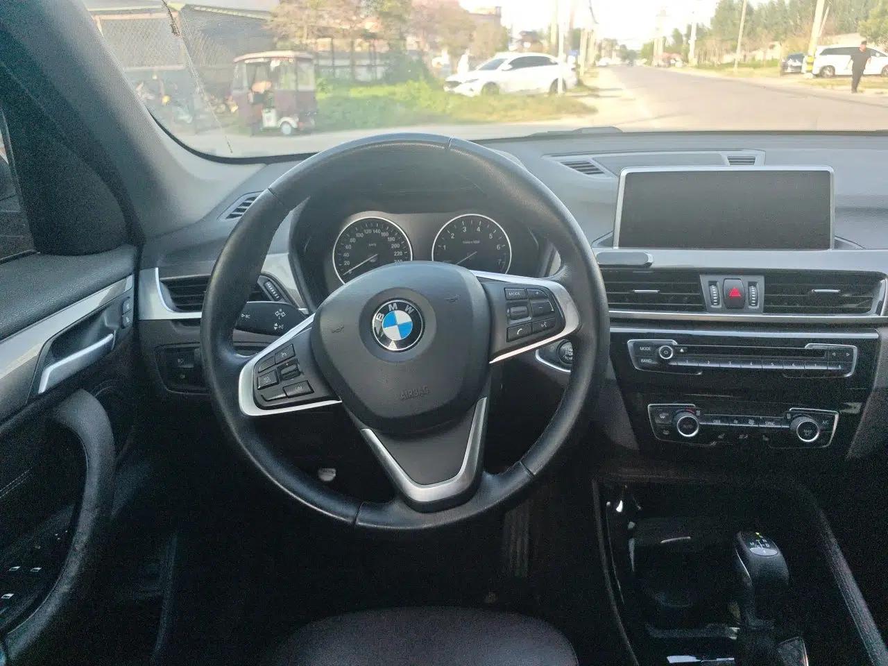 BMW X1 2018 xDrive20Li Luxury Model — миниатюра 9