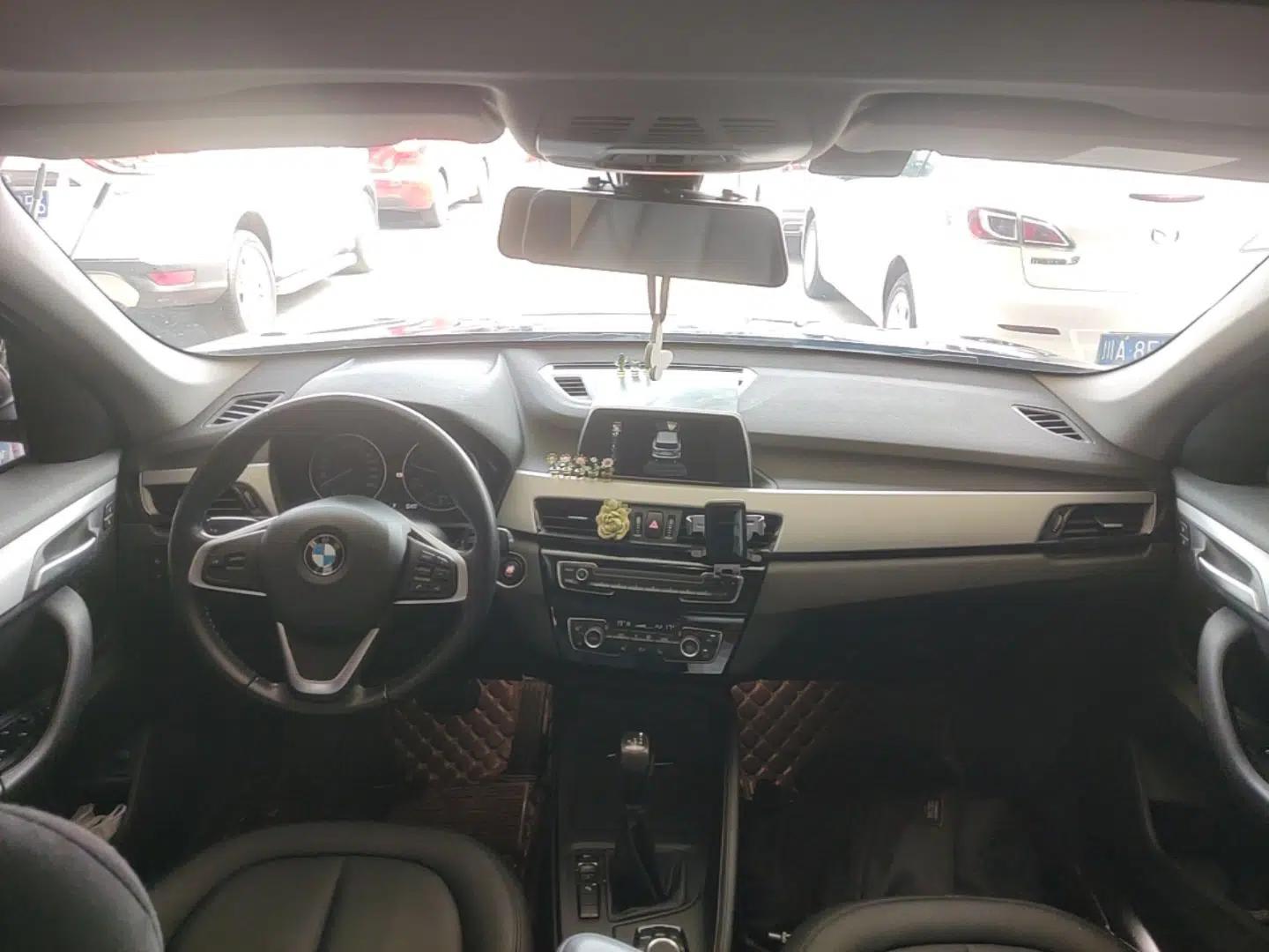 BMW X1 2016 sDrive18Li Premium Edition — миниатюра 12
