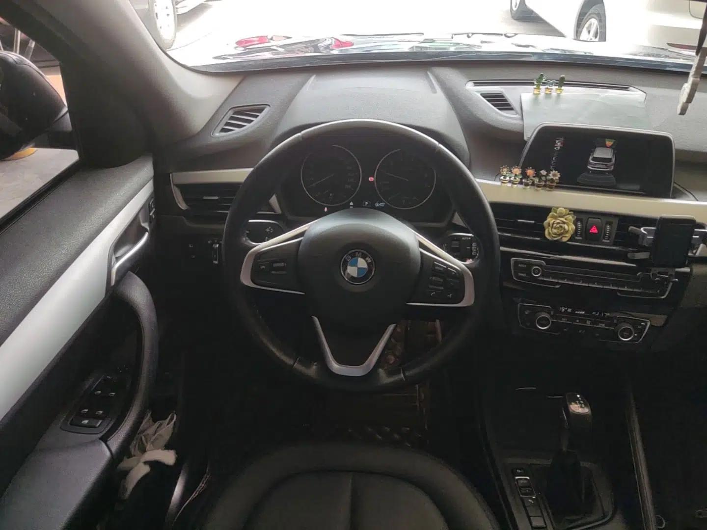 BMW X1 2016 sDrive18Li Premium Edition — миниатюра 13
