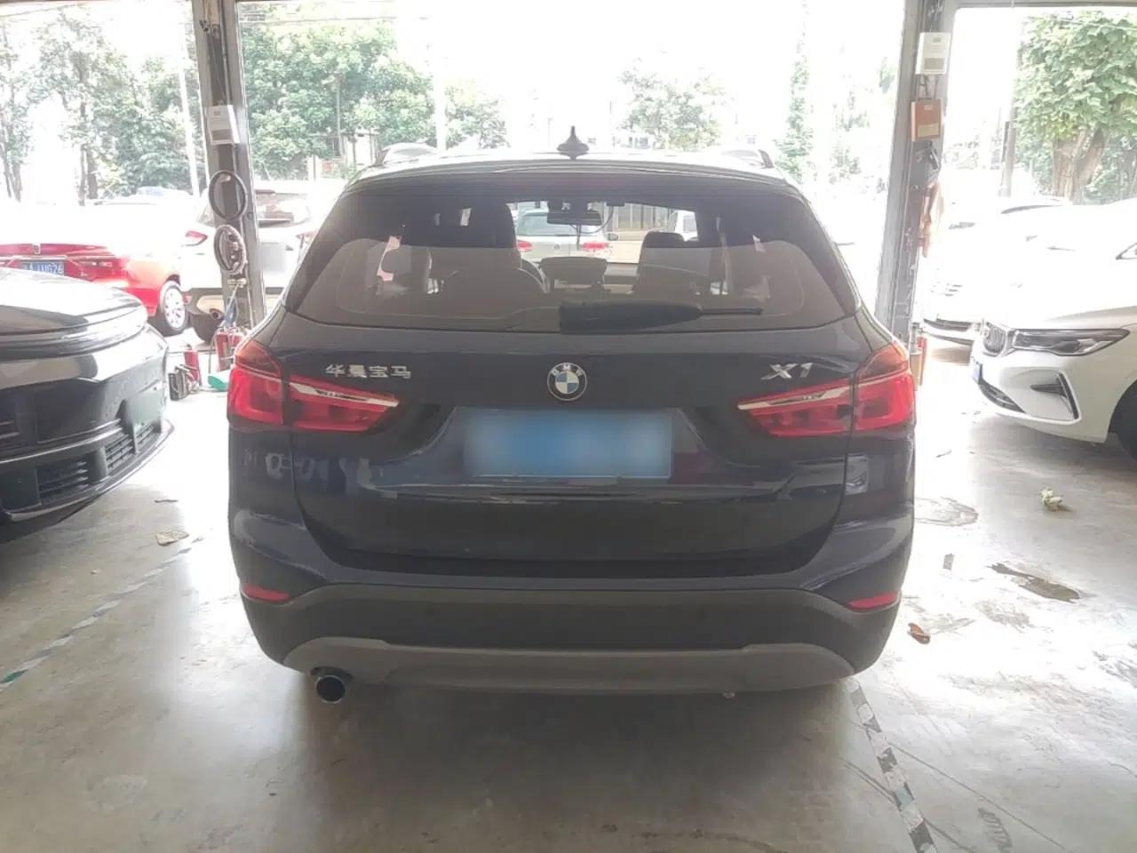 BMW X1 2016 sDrive18Li Premium Edition — миниатюра 5