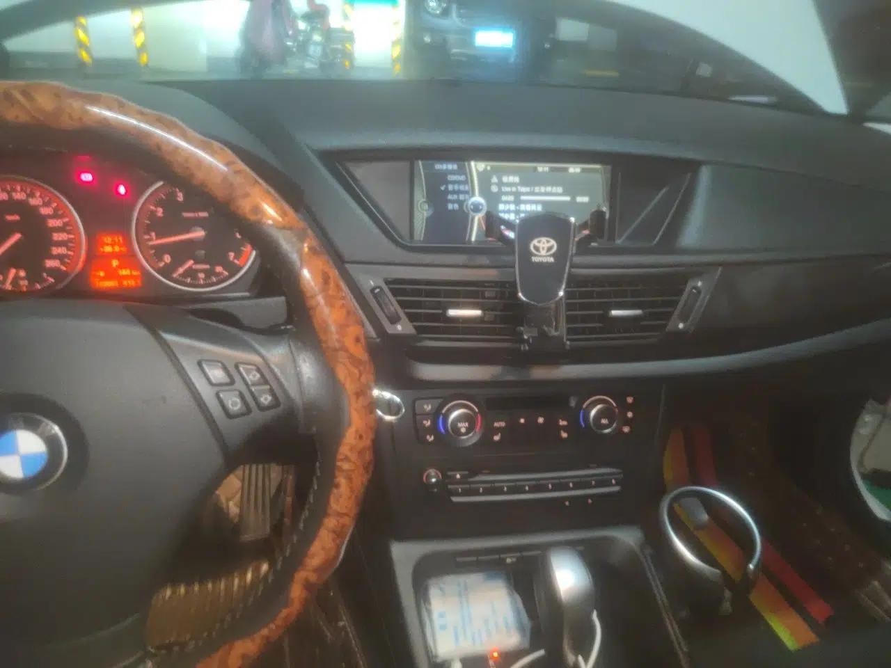 BMW X1 2010 sDrive18i Luxury Model — миниатюра 13