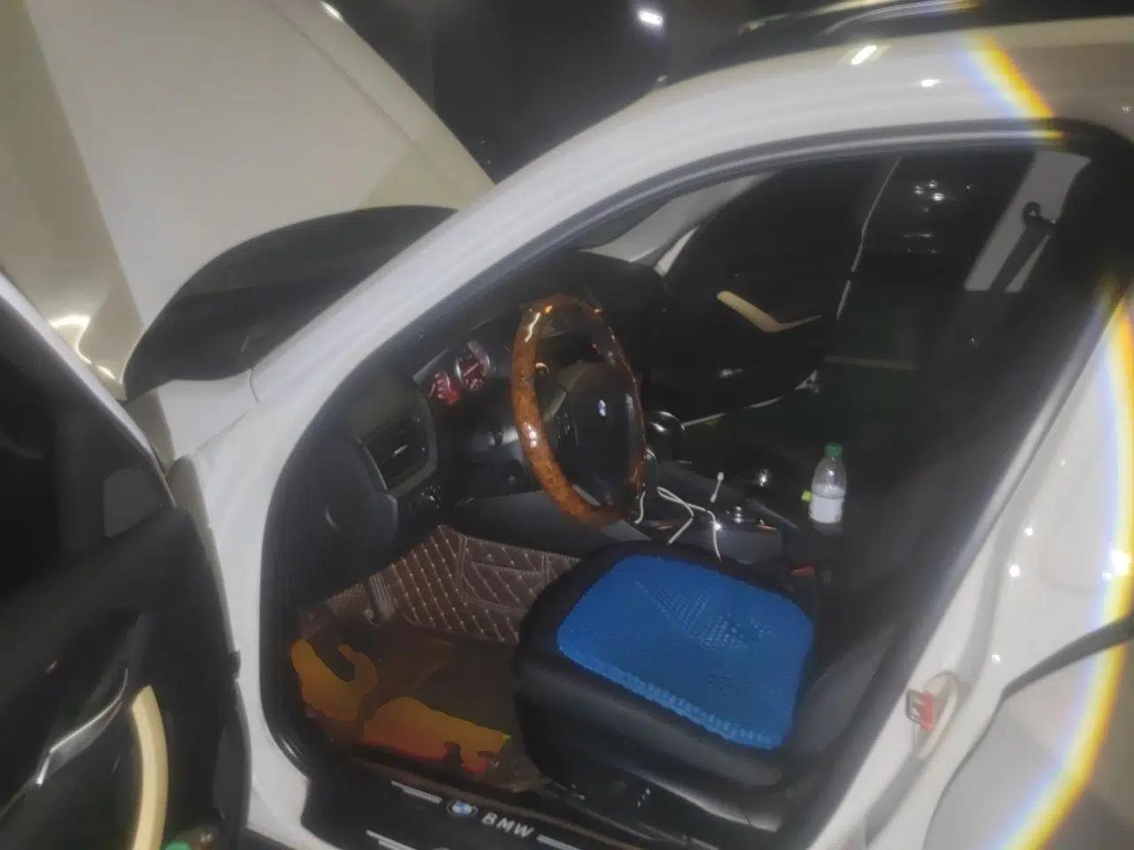 BMW X1 2010 sDrive18i Luxury Model — миниатюра 16