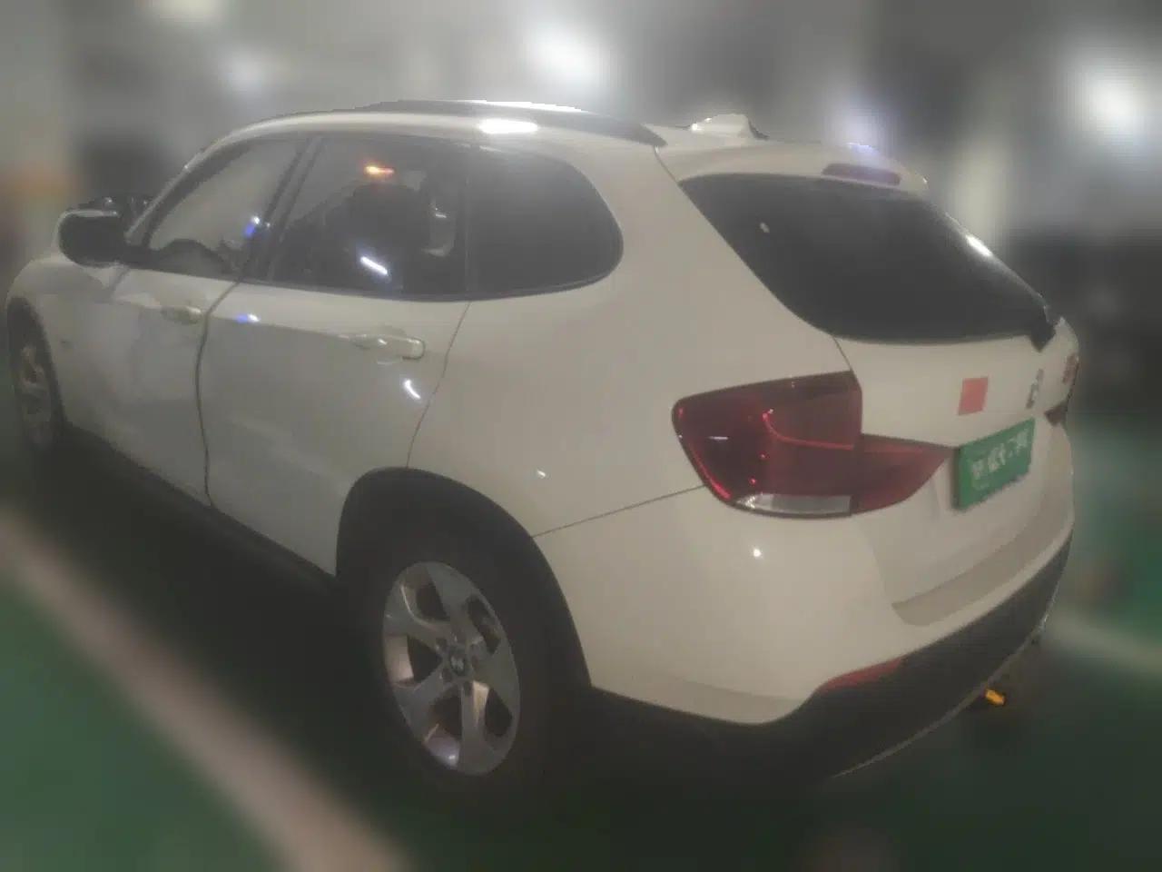 BMW X1 2010 sDrive18i Luxury Model — миниатюра 4