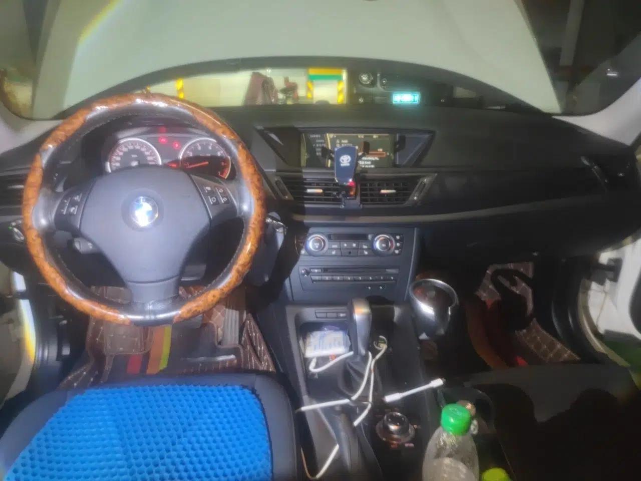 BMW X1 2010 sDrive18i Luxury Model — миниатюра 9