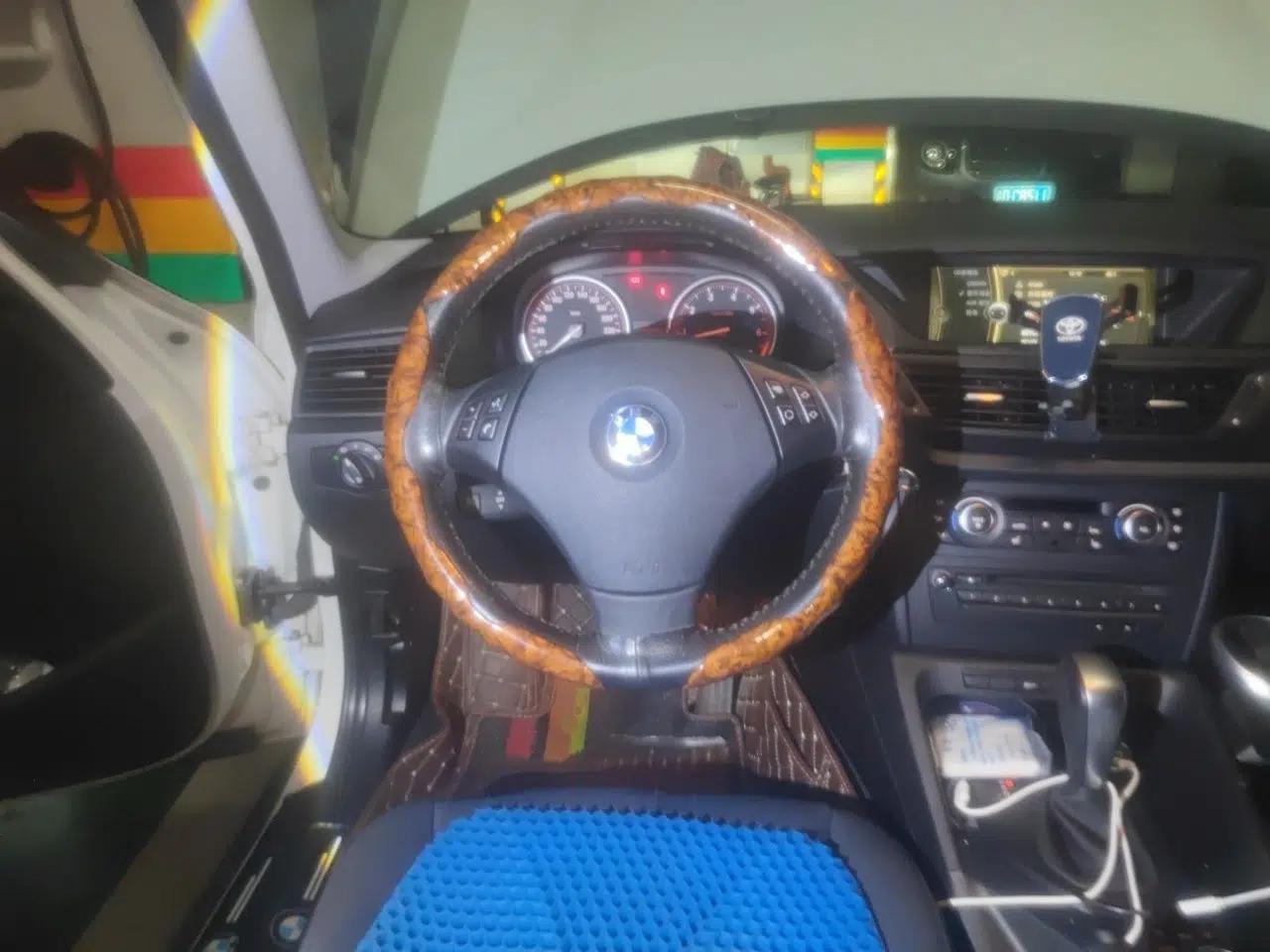 BMW X1 2010 sDrive18i Luxury Model — миниатюра 10