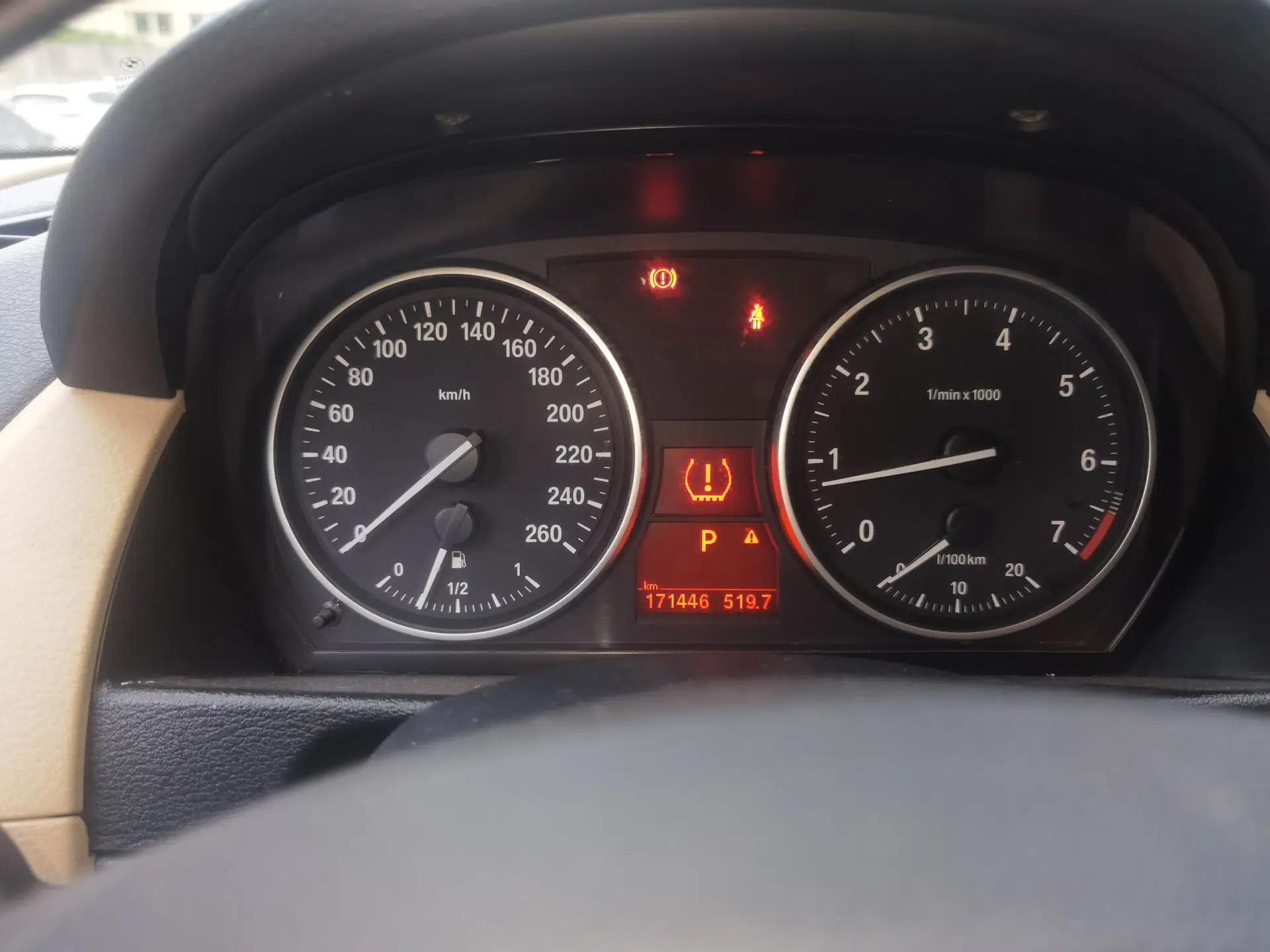 BMW X1 2012 sDrive18i Luxury Edition — миниатюра 11