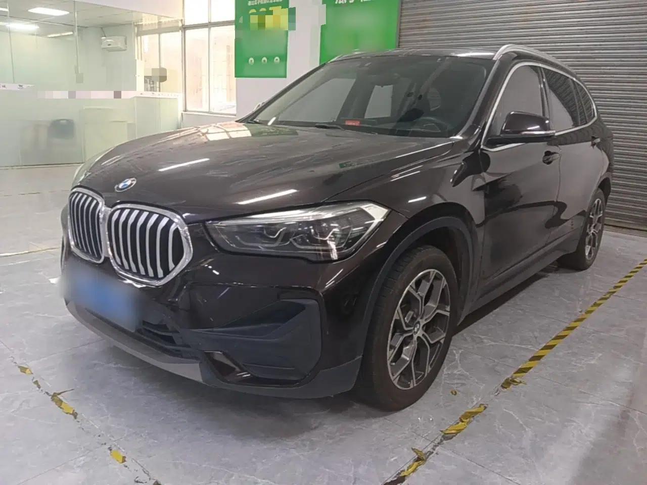 BMW X1 2020 sDrive25Li Leading Model — миниатюра 1