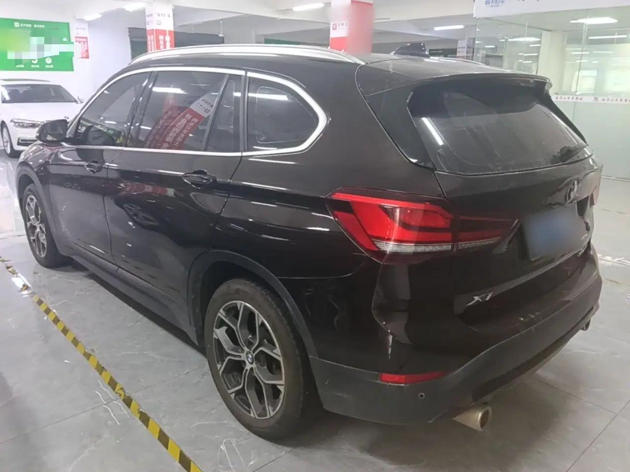 BMW X1 2020 sDrive25Li Leading Model — миниатюра 13