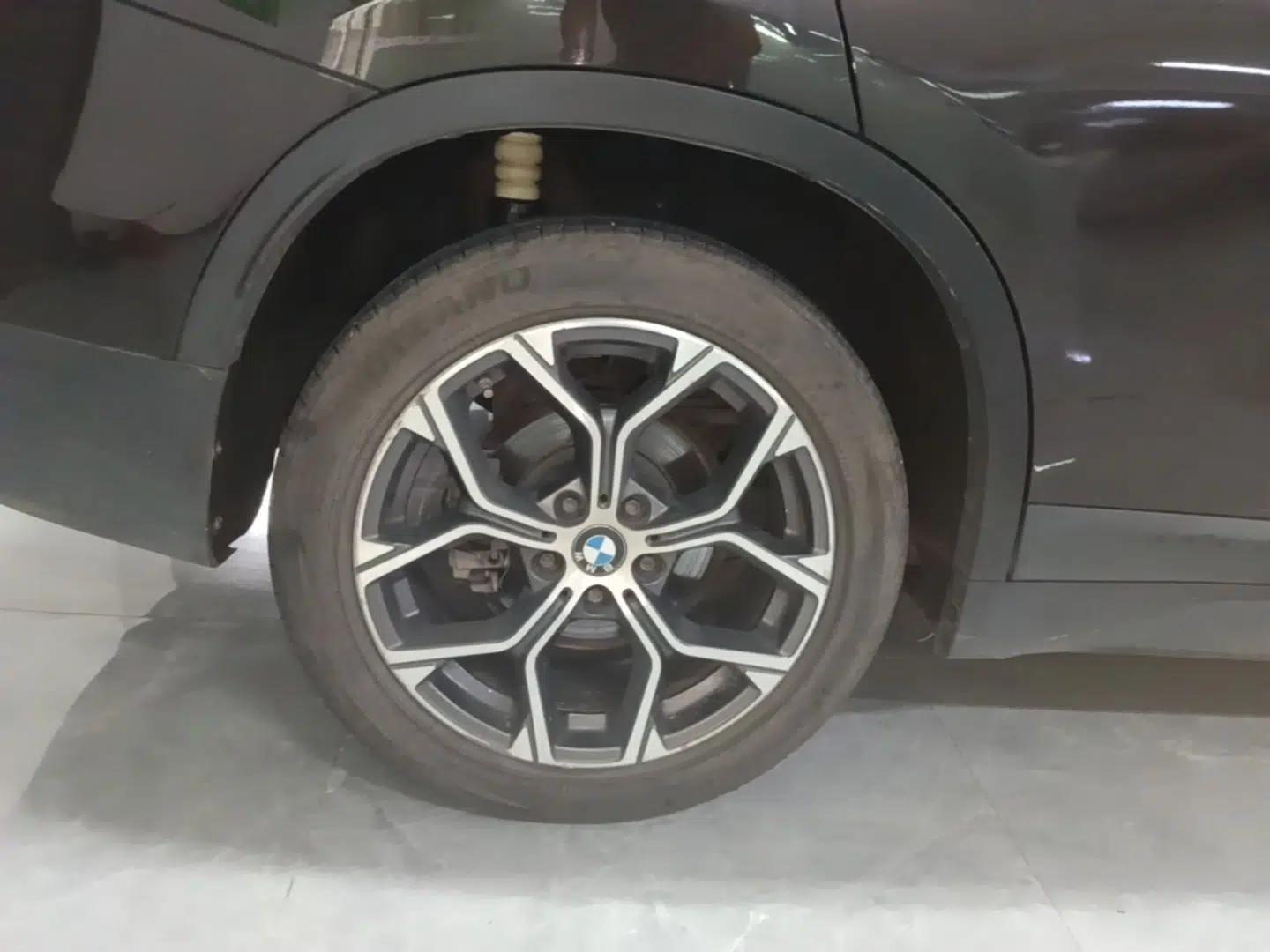 BMW X1 2020 sDrive25Li Leading Model — миниатюра 16