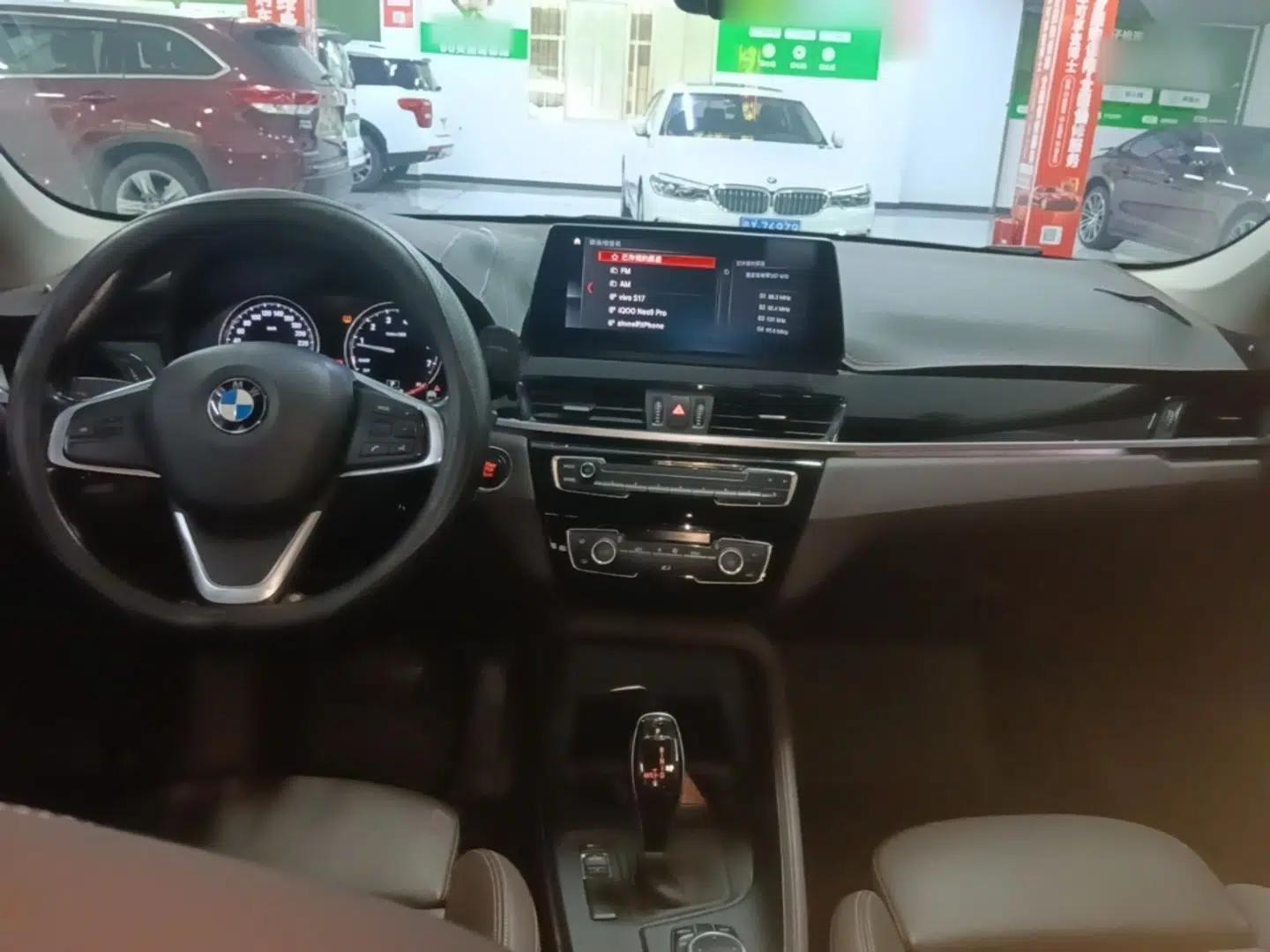 BMW X1 2020 sDrive25Li Leading Model — миниатюра 17