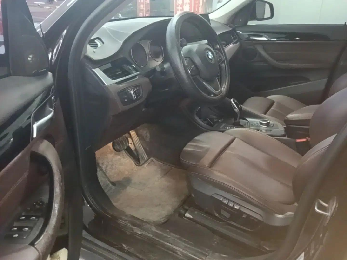 BMW X1 2020 sDrive25Li Leading Model — миниатюра 23