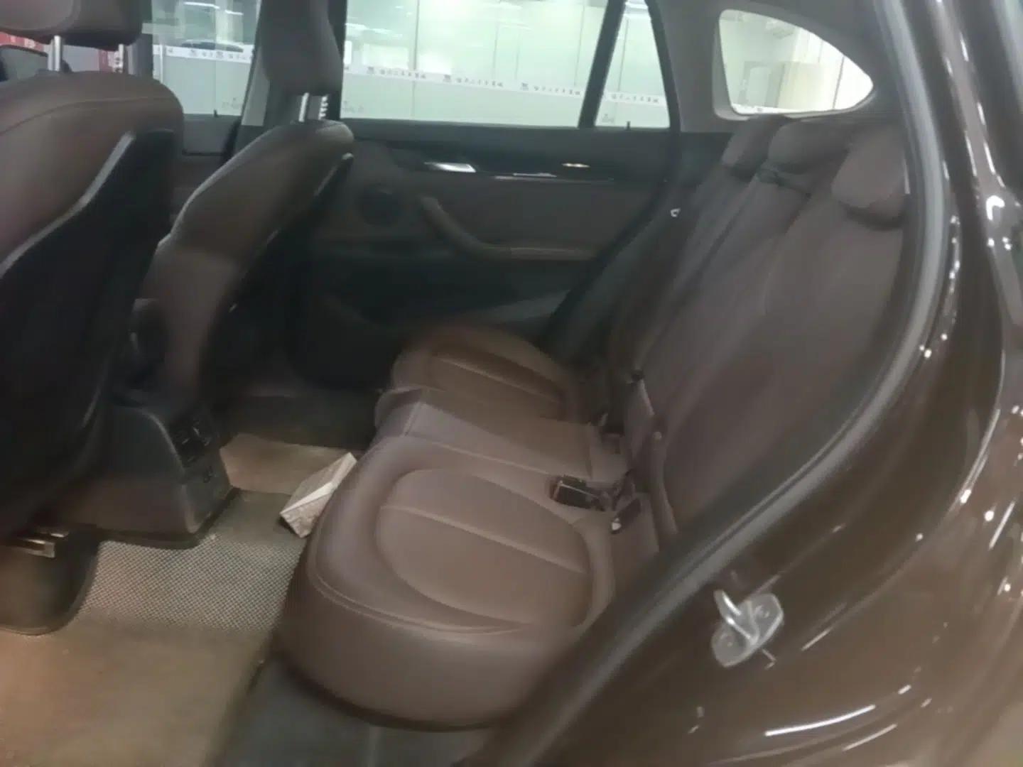 BMW X1 2020 sDrive25Li Leading Model — миниатюра 25