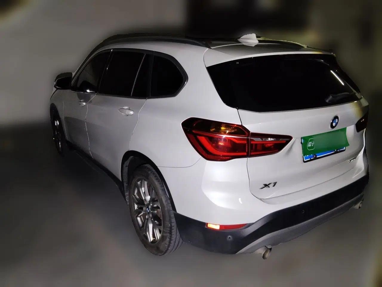 BMW X1 2019 sDrive20Li Leading Model — миниатюра 4