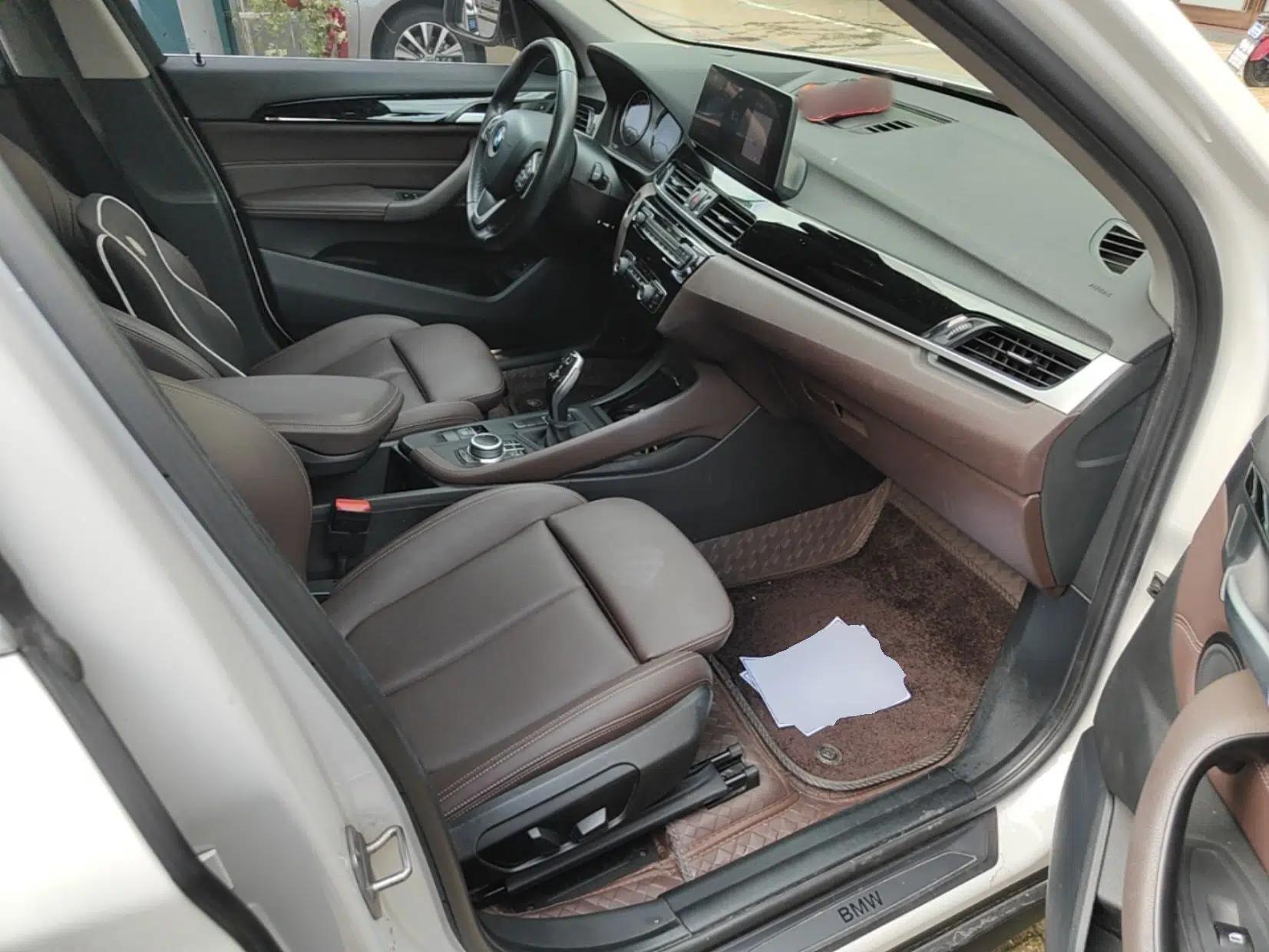 BMW X1 2020 sDrive25Li Leading Model — миниатюра 19