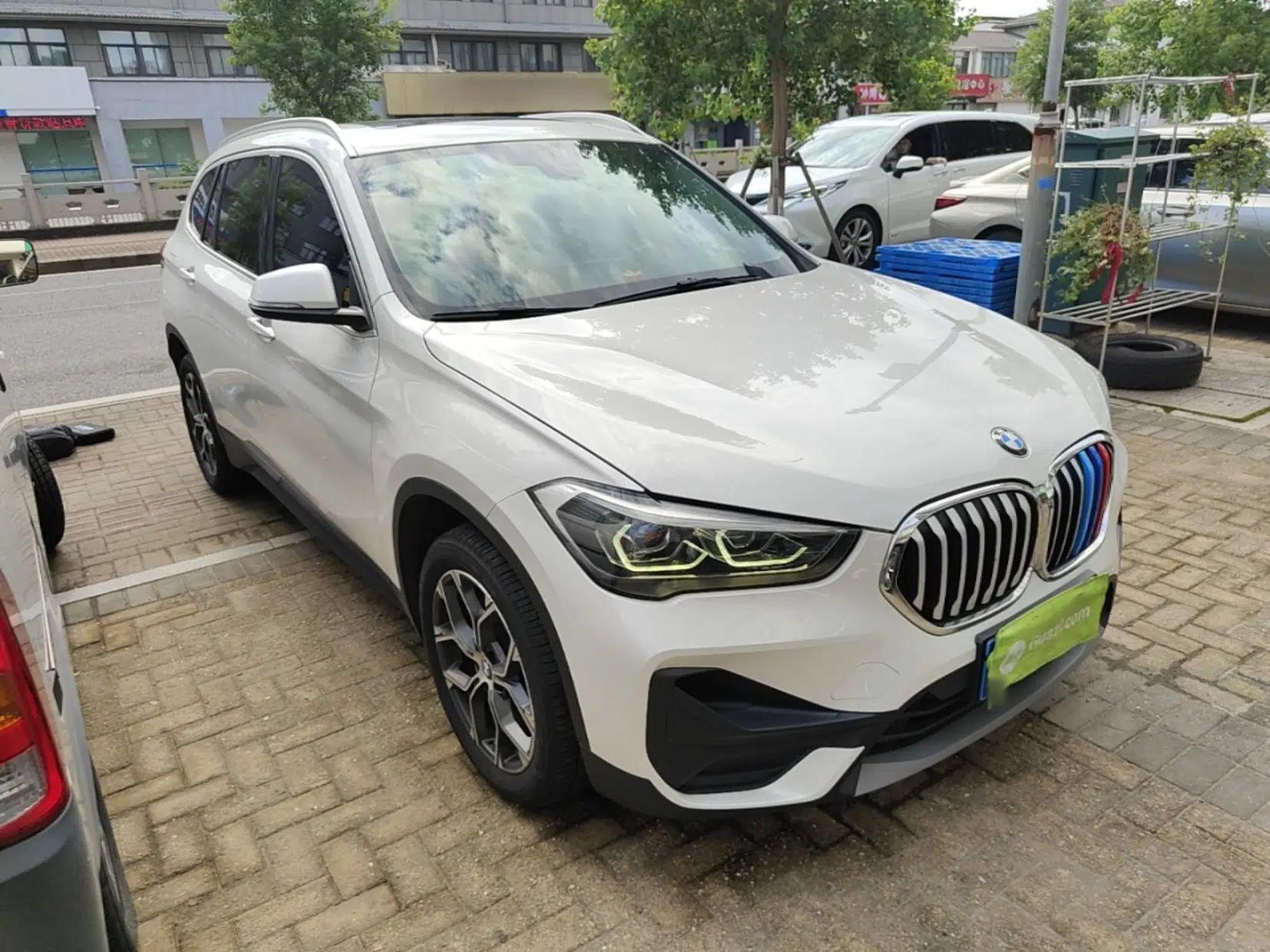 BMW X1 2020 sDrive25Li Leading Model — миниатюра 3
