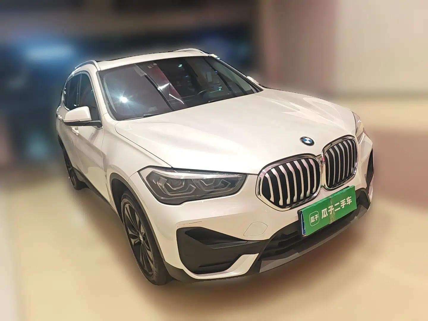 BMW X1 2021 sDrive20Li Fashion Model — миниатюра 3