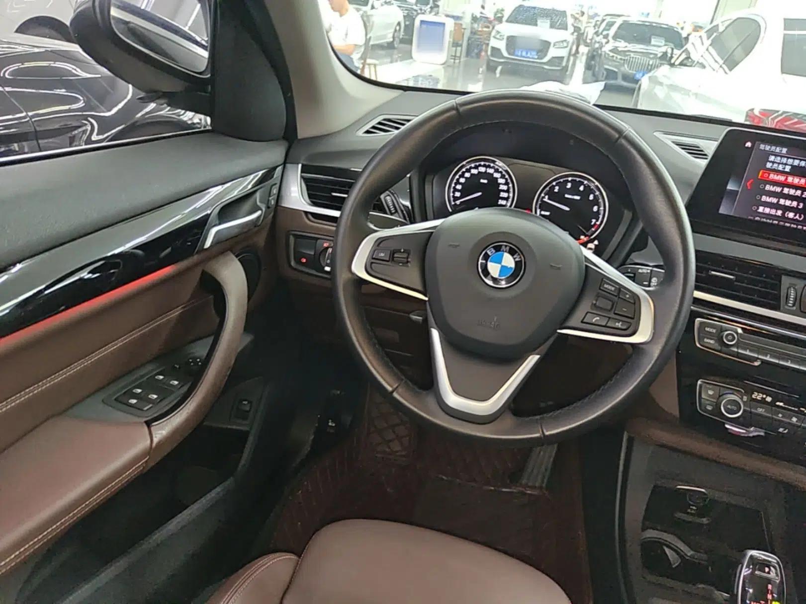 BMW X1 2020 sDrive25Li Leading Model — миниатюра 13