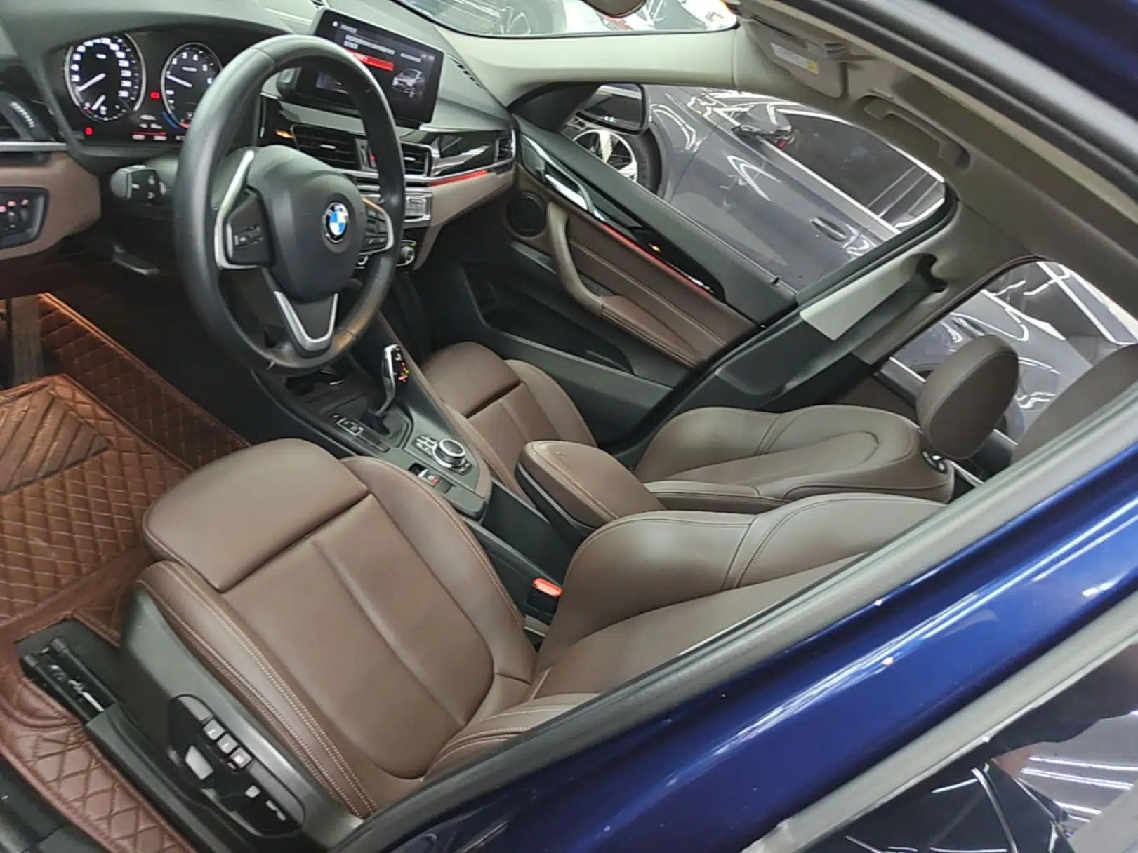 BMW X1 2020 sDrive25Li Leading Model — миниатюра 17