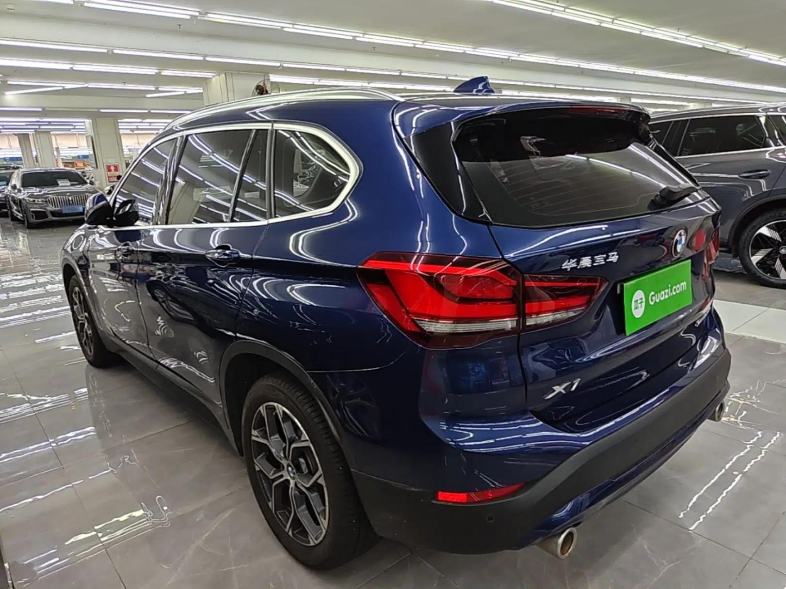 BMW X1 2020 sDrive25Li Leading Model — миниатюра 4