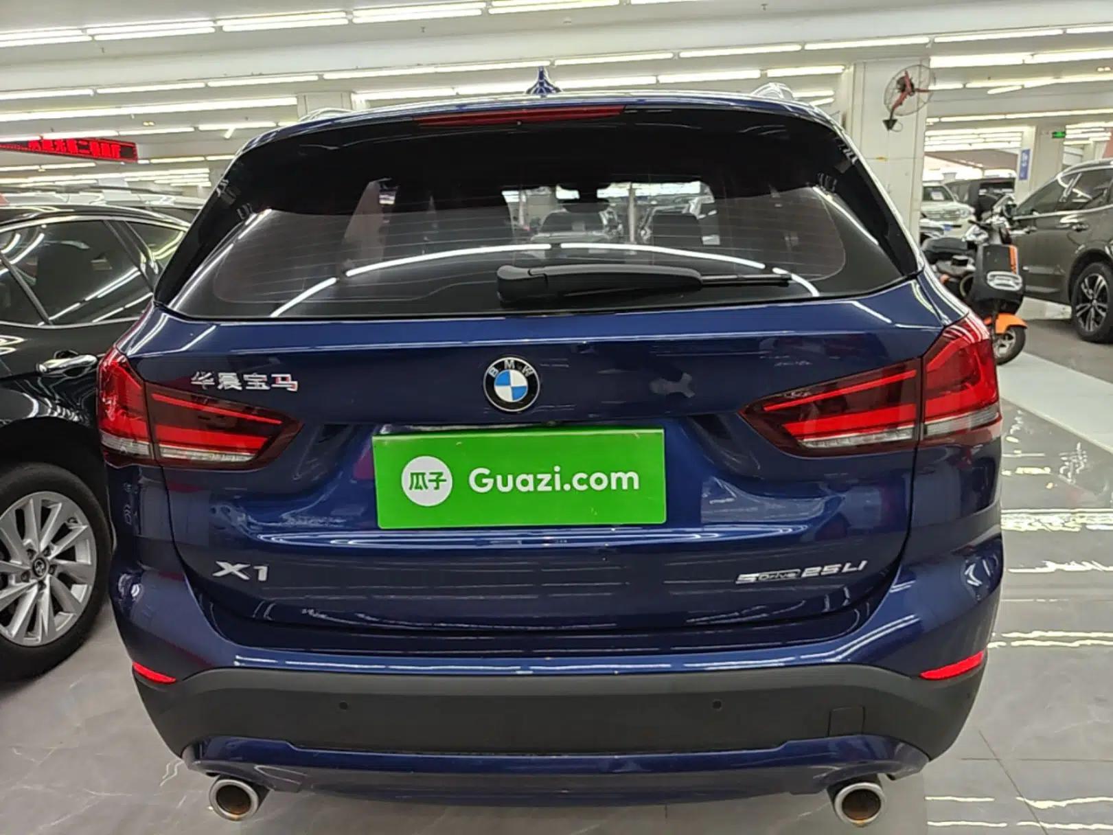 BMW X1 2020 sDrive25Li Leading Model — миниатюра 5