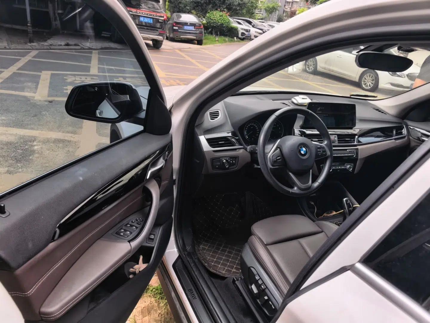 BMW X1 2020 sDrive25Li Leading Model — миниатюра 16