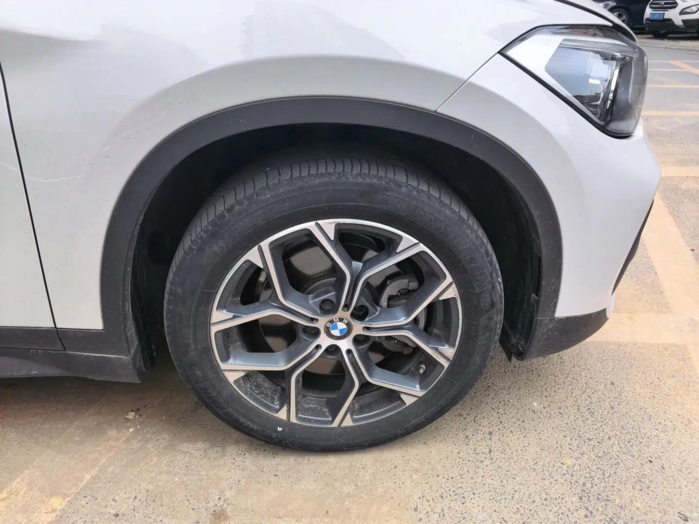 BMW X1 2020 sDrive25Li Leading Model — миниатюра 8