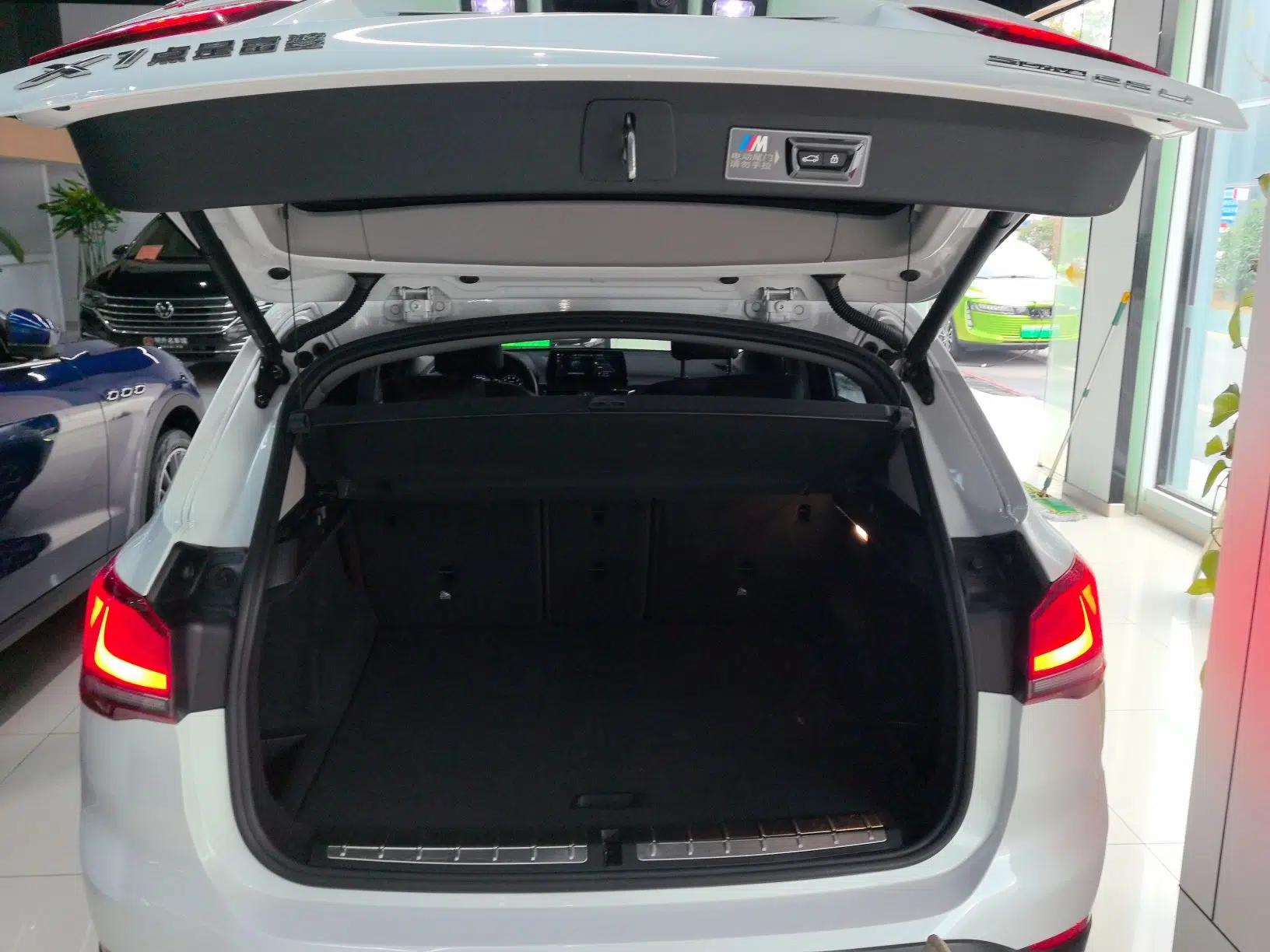 BMW X1 2022 sDrive25Li Leading Model — миниатюра 19