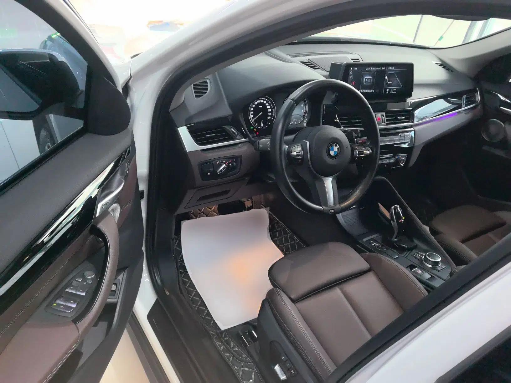 BMW X1 2022 sDrive25Li Leading Model — миниатюра 22