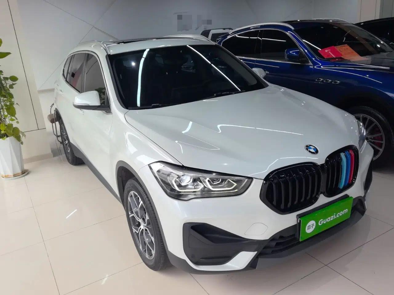 BMW X1 2022 sDrive25Li Leading Model — миниатюра 5
