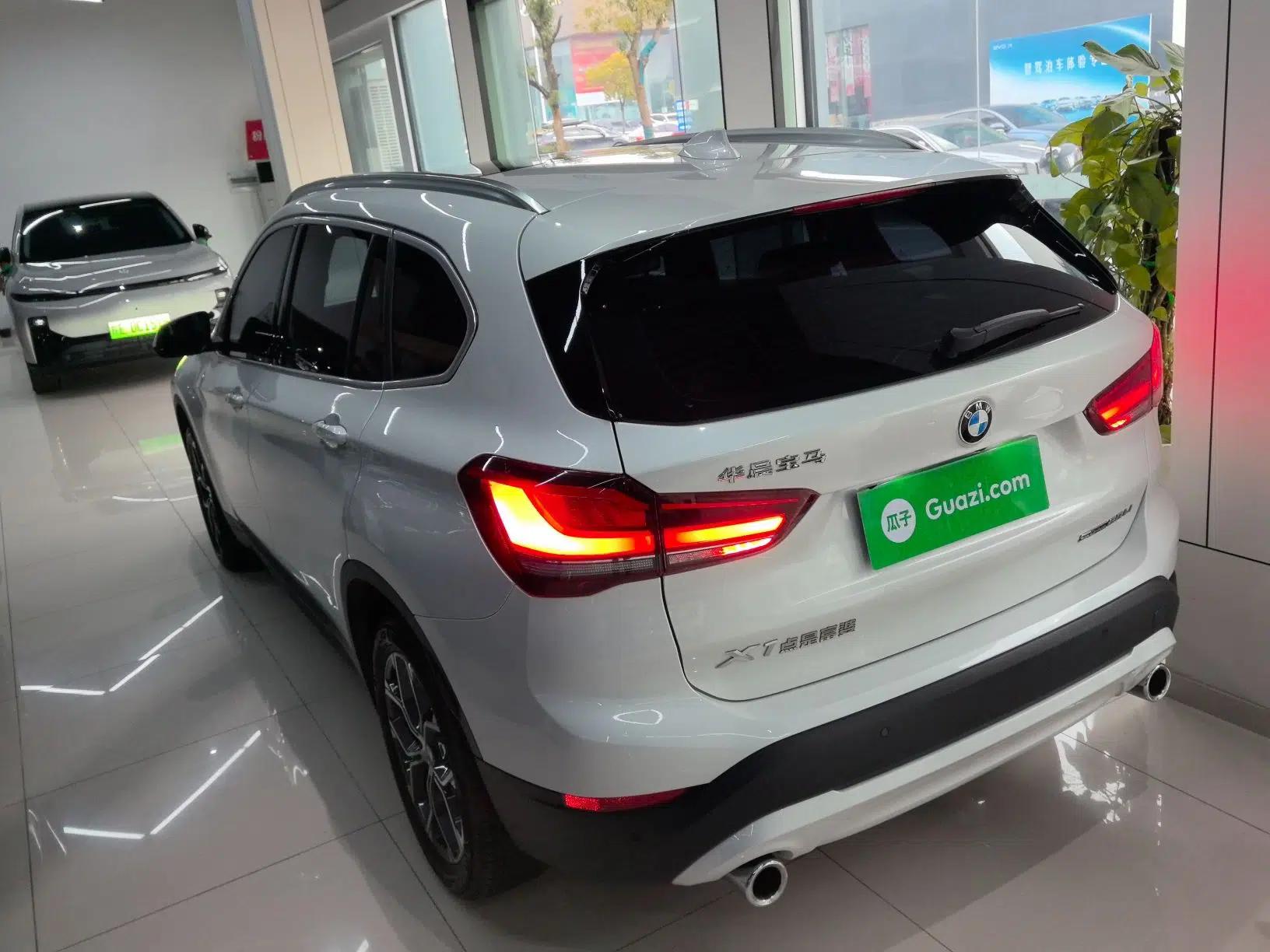 BMW X1 2022 sDrive25Li Leading Model — миниатюра 6