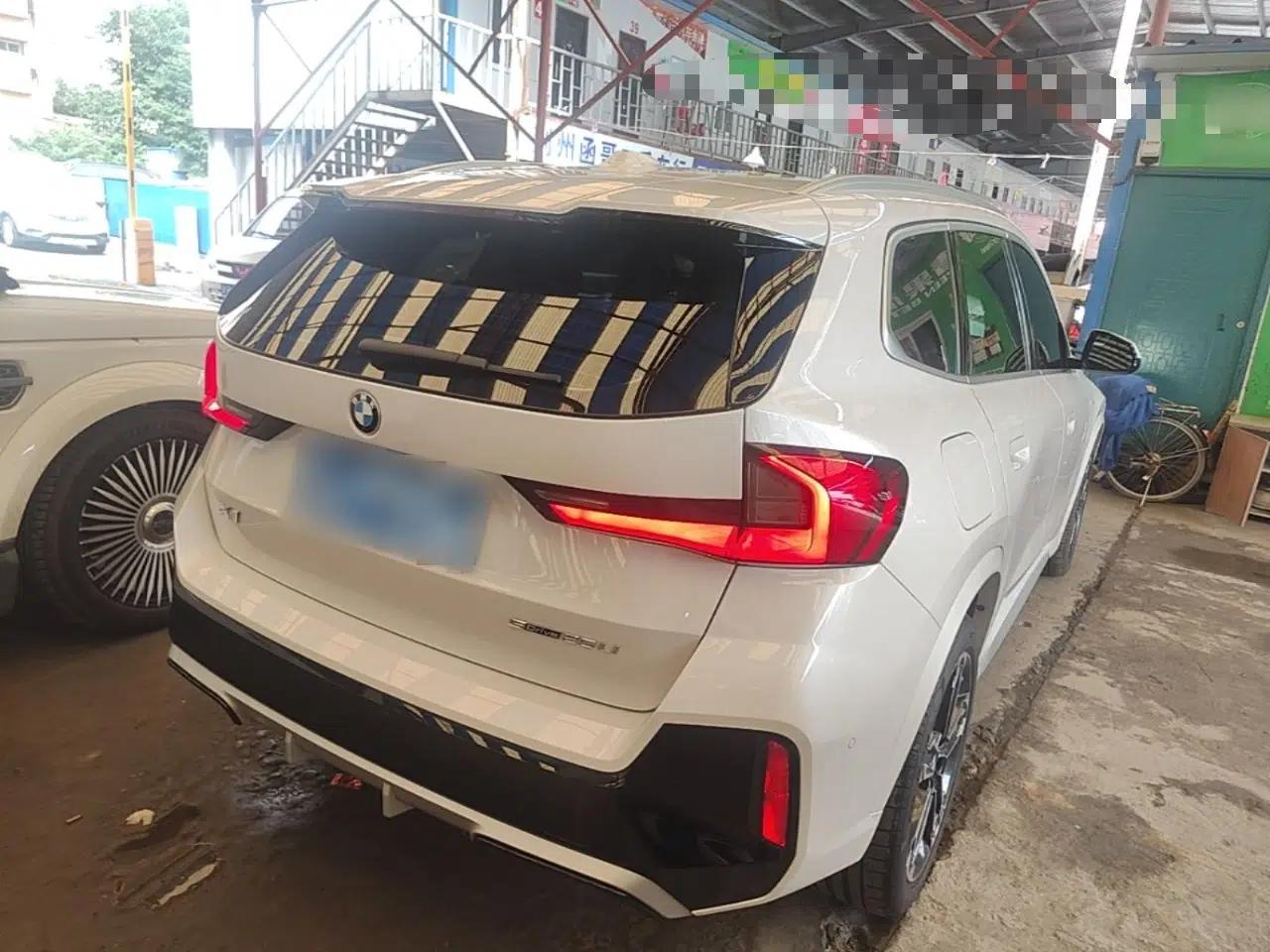 BMW X1 2023 sDrive25Li M Sport Package — миниатюра 6