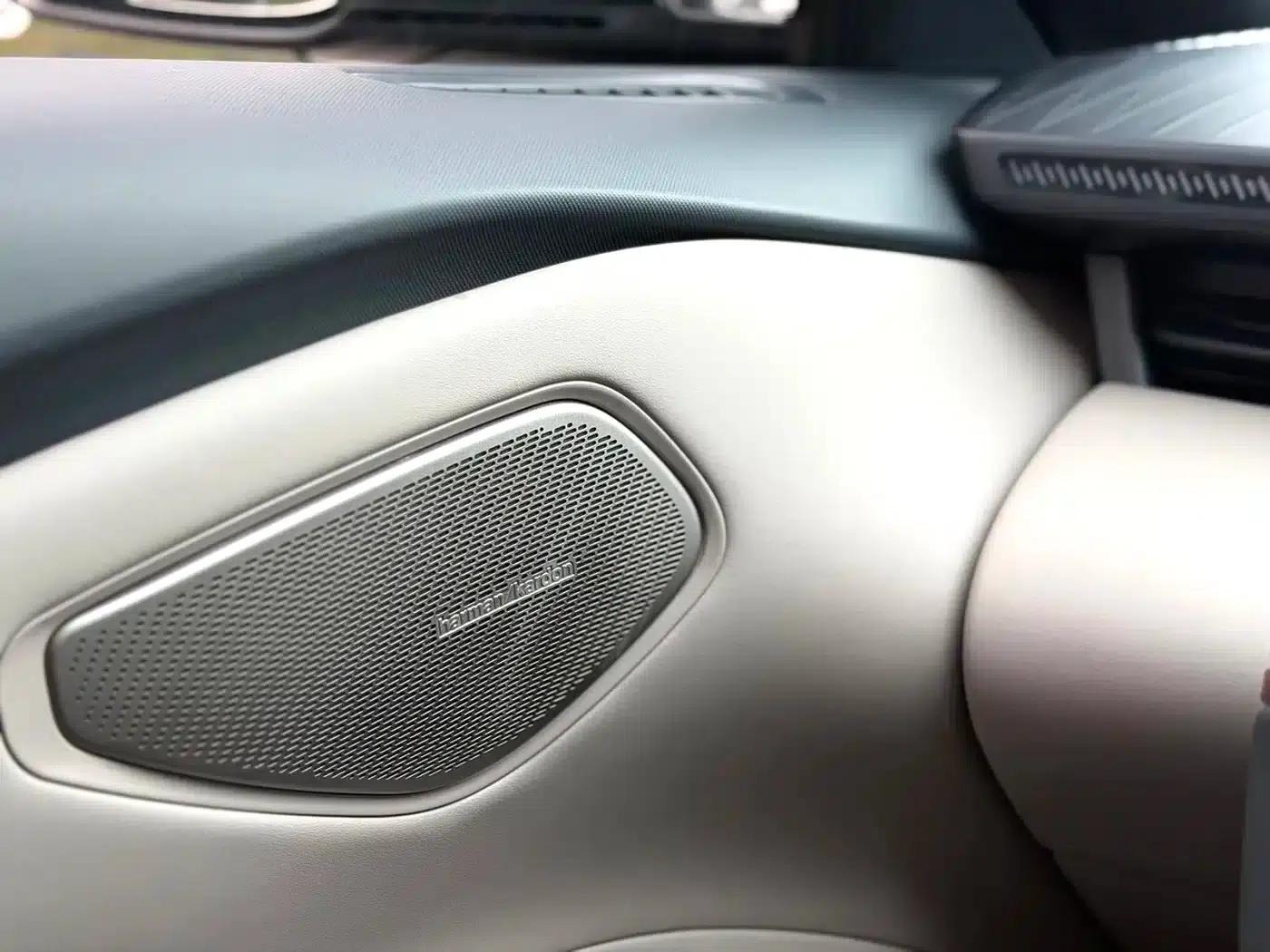 Lynk & Co Z10 2025 Model 95kWh 702km AWD Halo — миниатюра 8